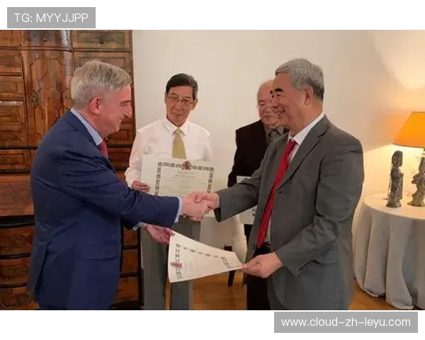足球俱乐部领袖因社区贡献获颁地方荣誉勋章,业余足球队奖项设置 足球俱乐部领袖因社区贡献获颁地方荣誉勋章,业余足球队奖项设置